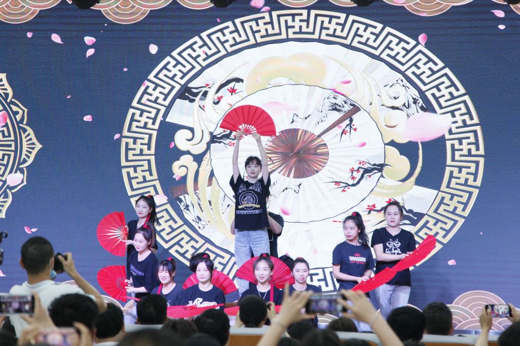 图片 4.jpg 图片 4.jpg